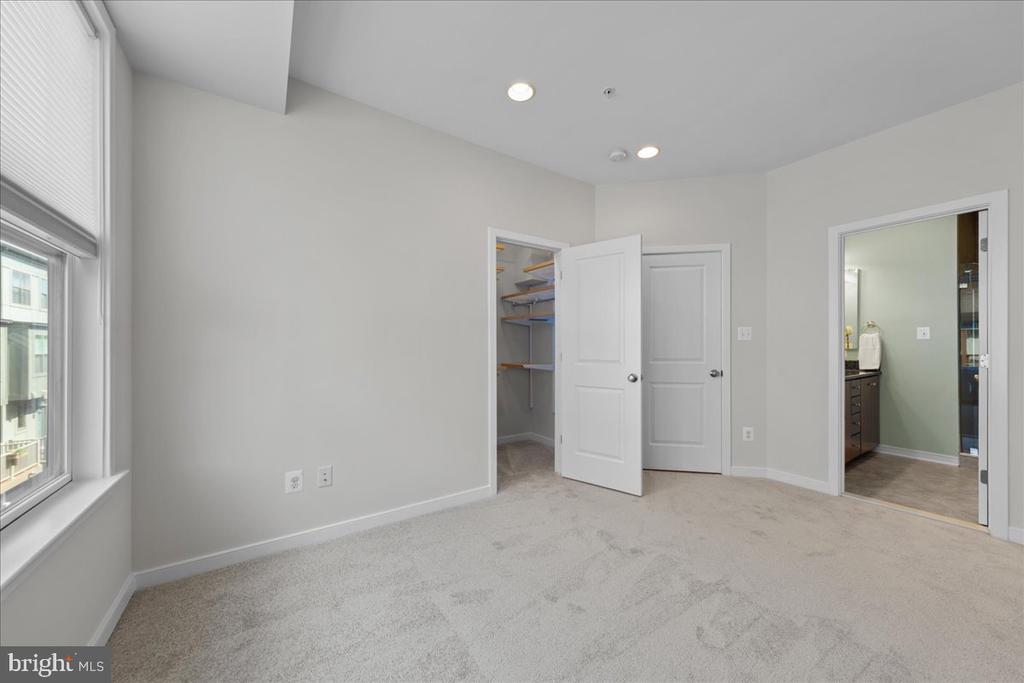 2916 PENNY LANE