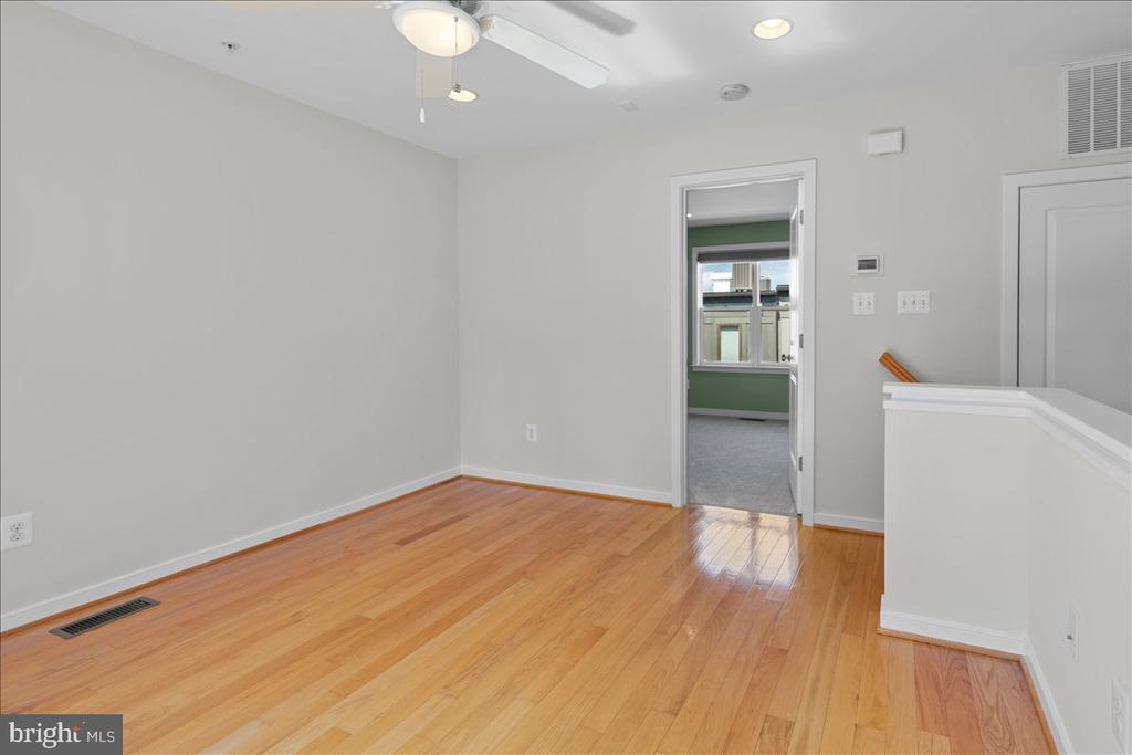 2916 PENNY LANE