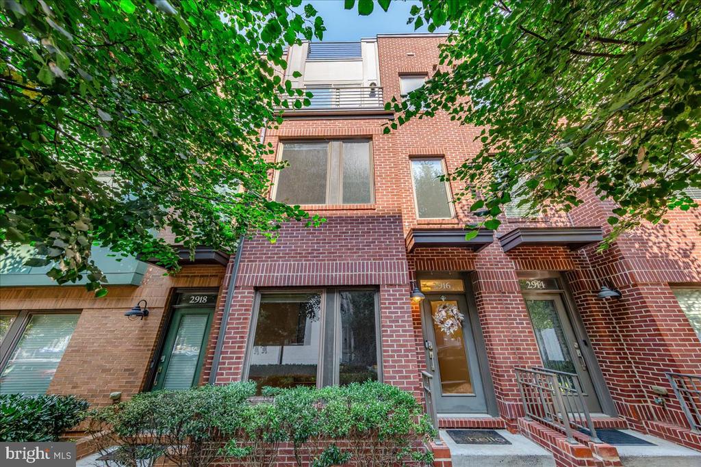 2916 PENNY LANE