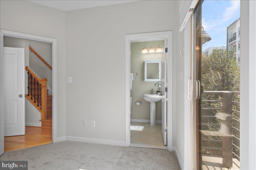 2916 PENNY LANE