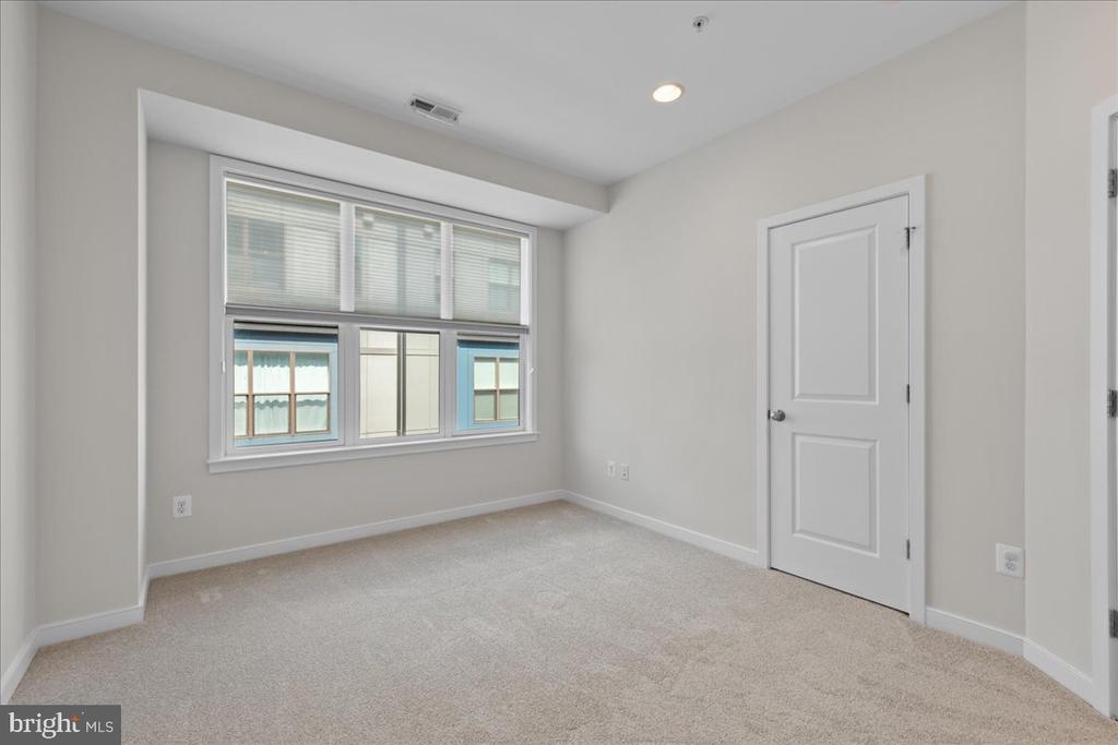 2916 PENNY LANE