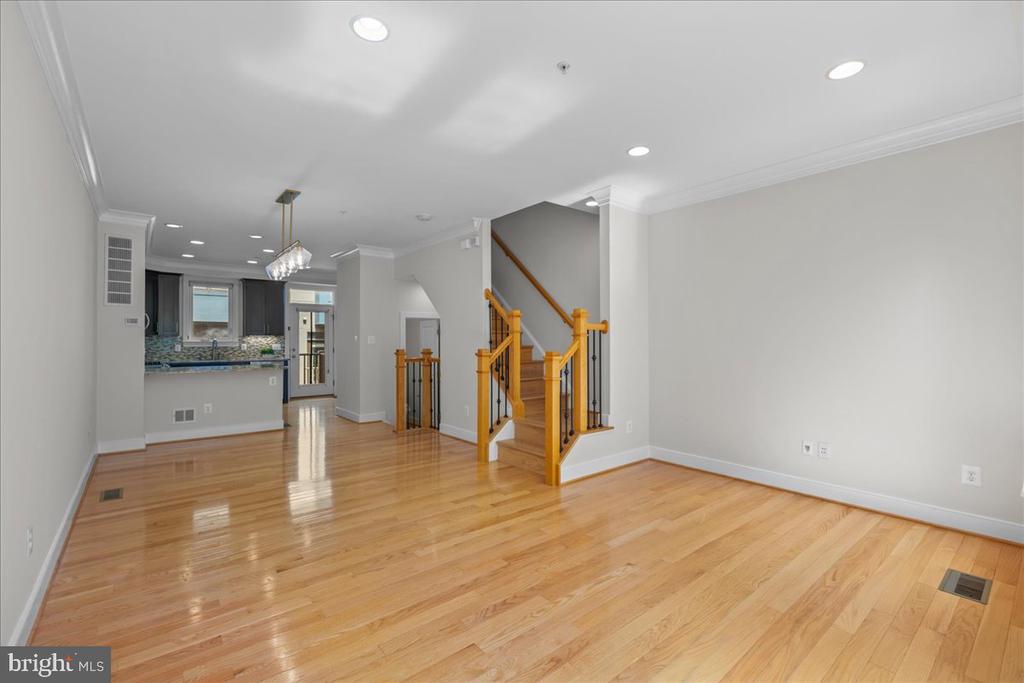 2916 PENNY LANE