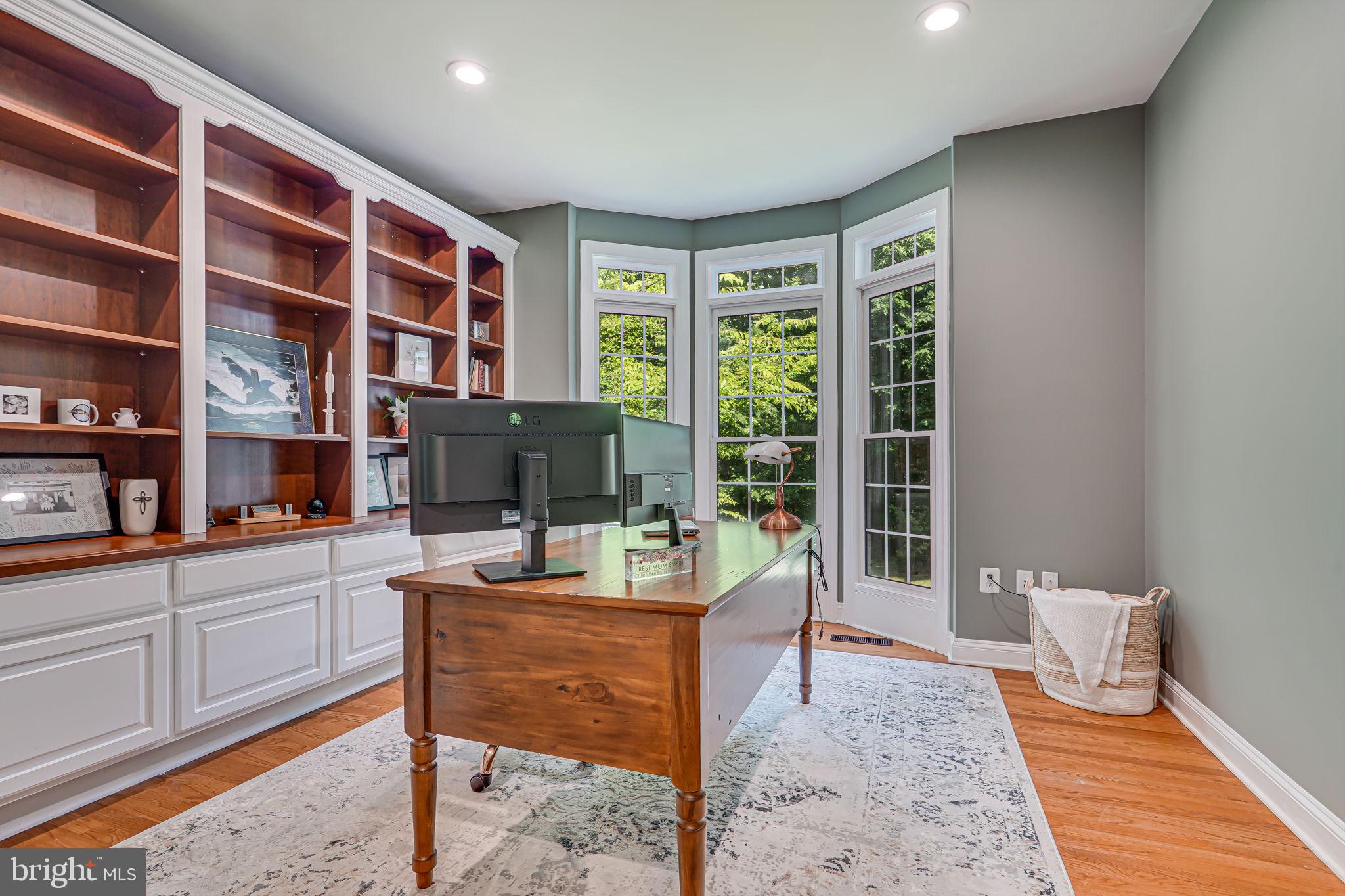 24124 Shady Knoll Cir