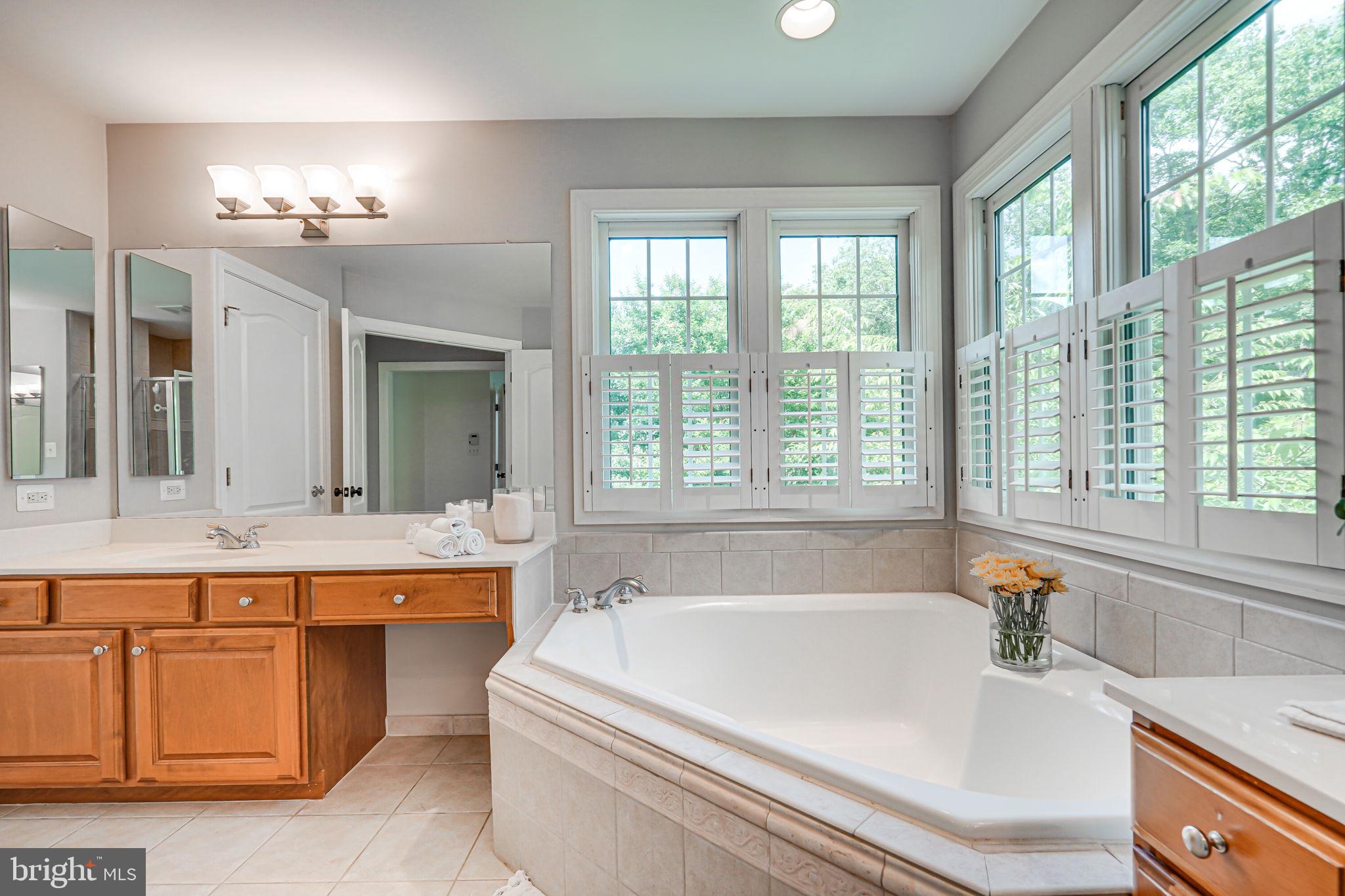 24124 Shady Knoll Cir