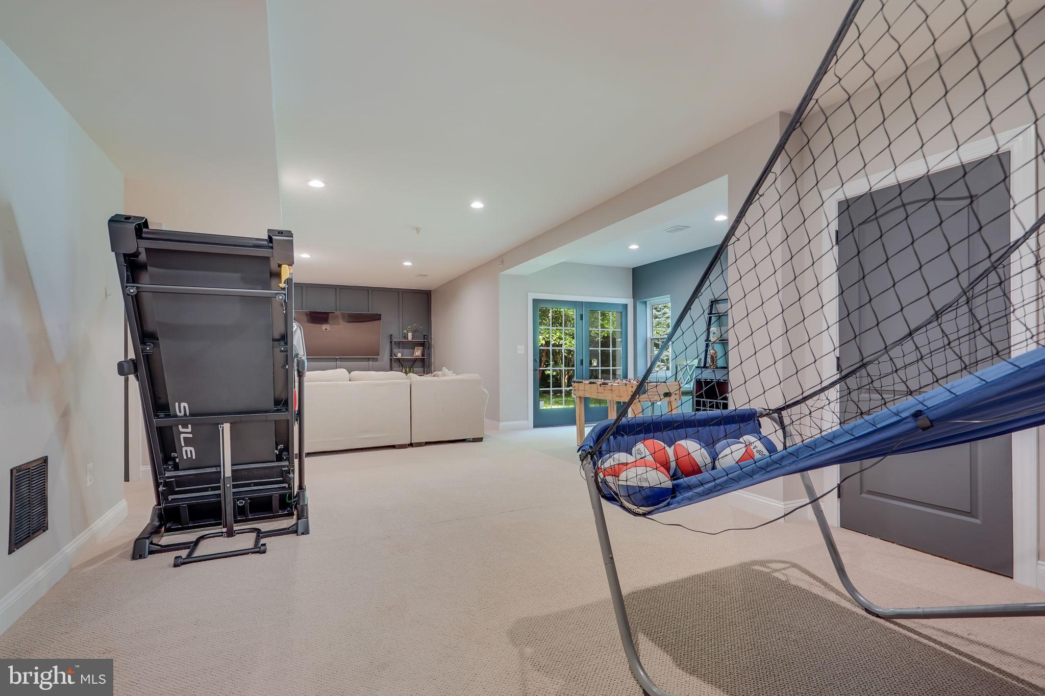 24124 Shady Knoll Cir