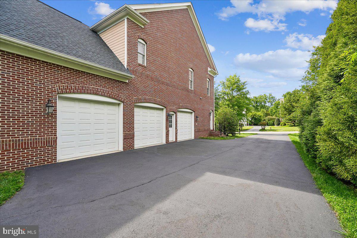 42623 TRAPPE ROCK COURT