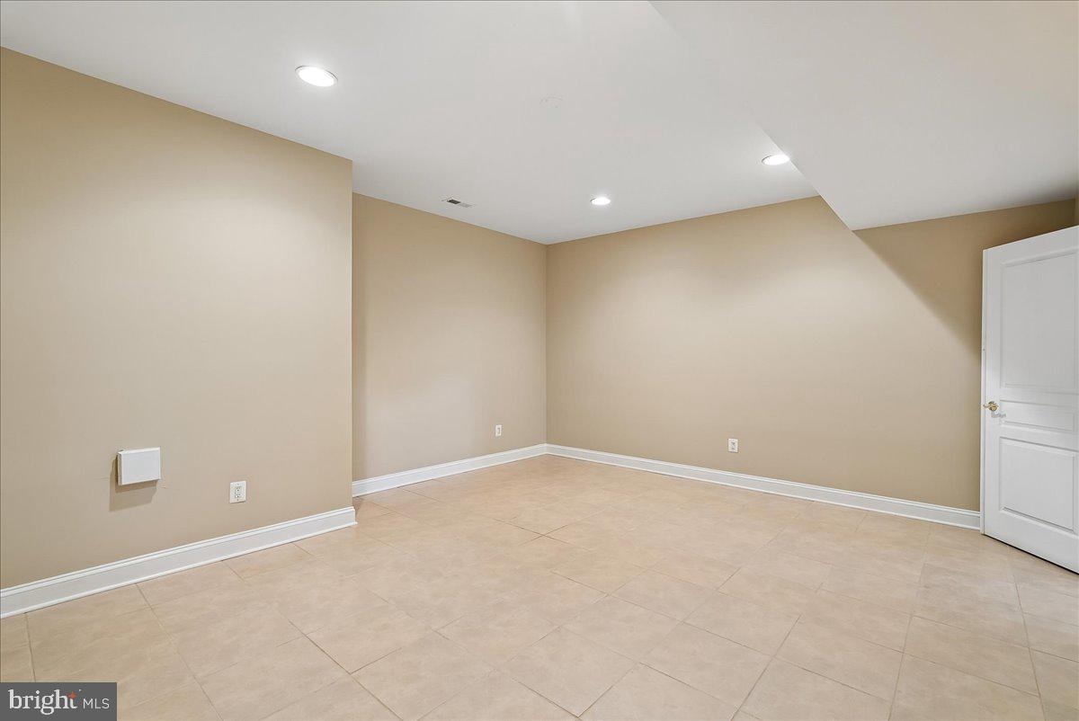 42623 TRAPPE ROCK COURT