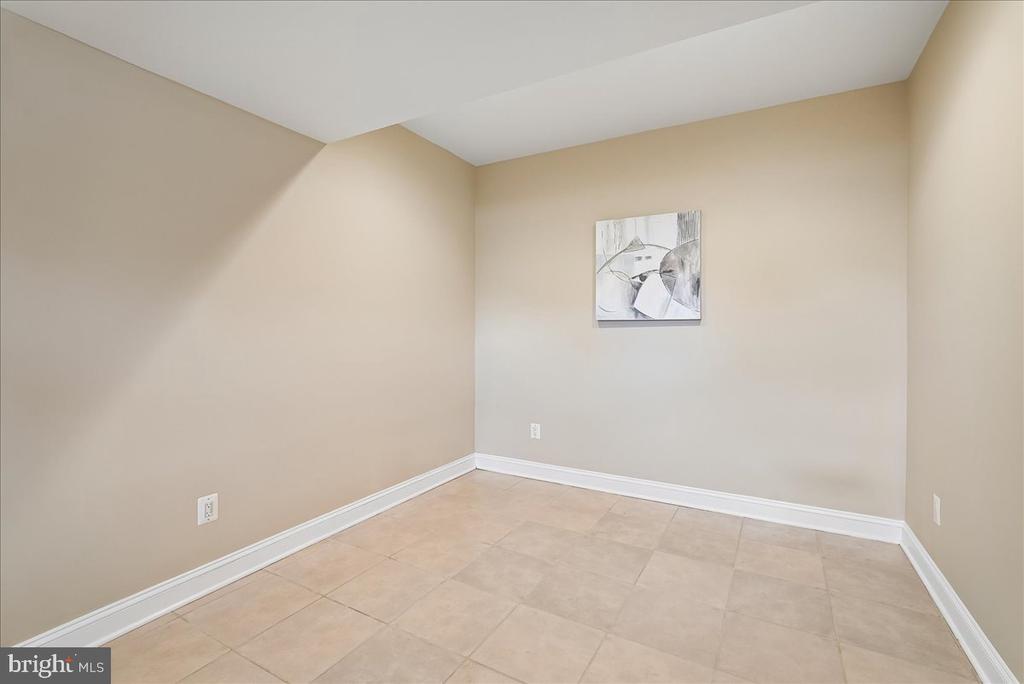 42623 TRAPPE ROCK COURT