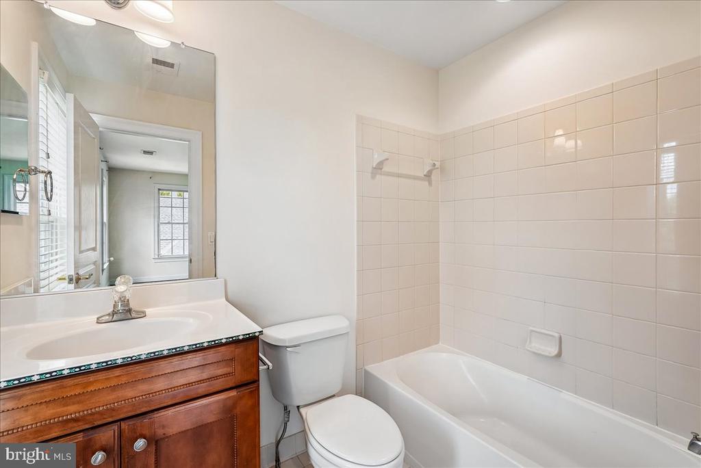 42623 TRAPPE ROCK COURT
