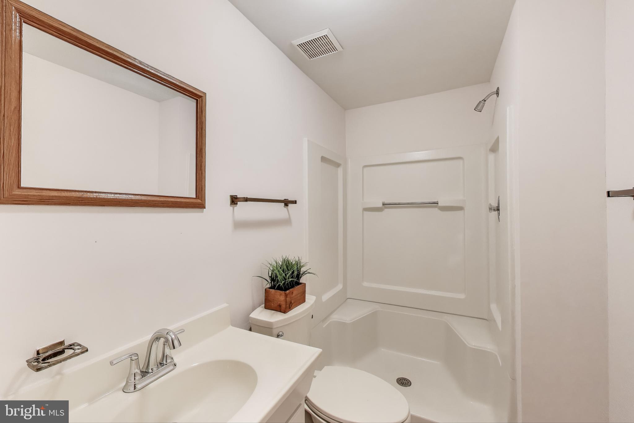 12148 Darnley Rd