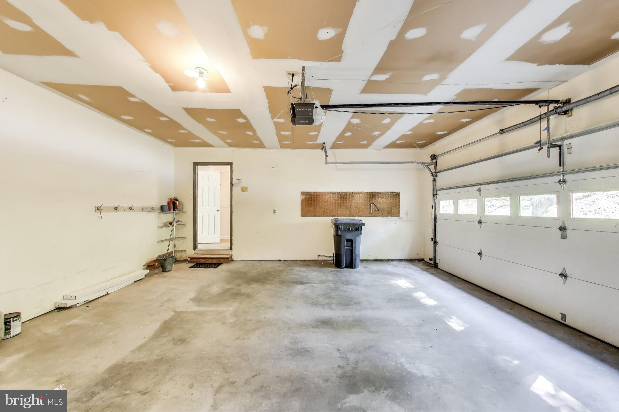 12148 Darnley Rd