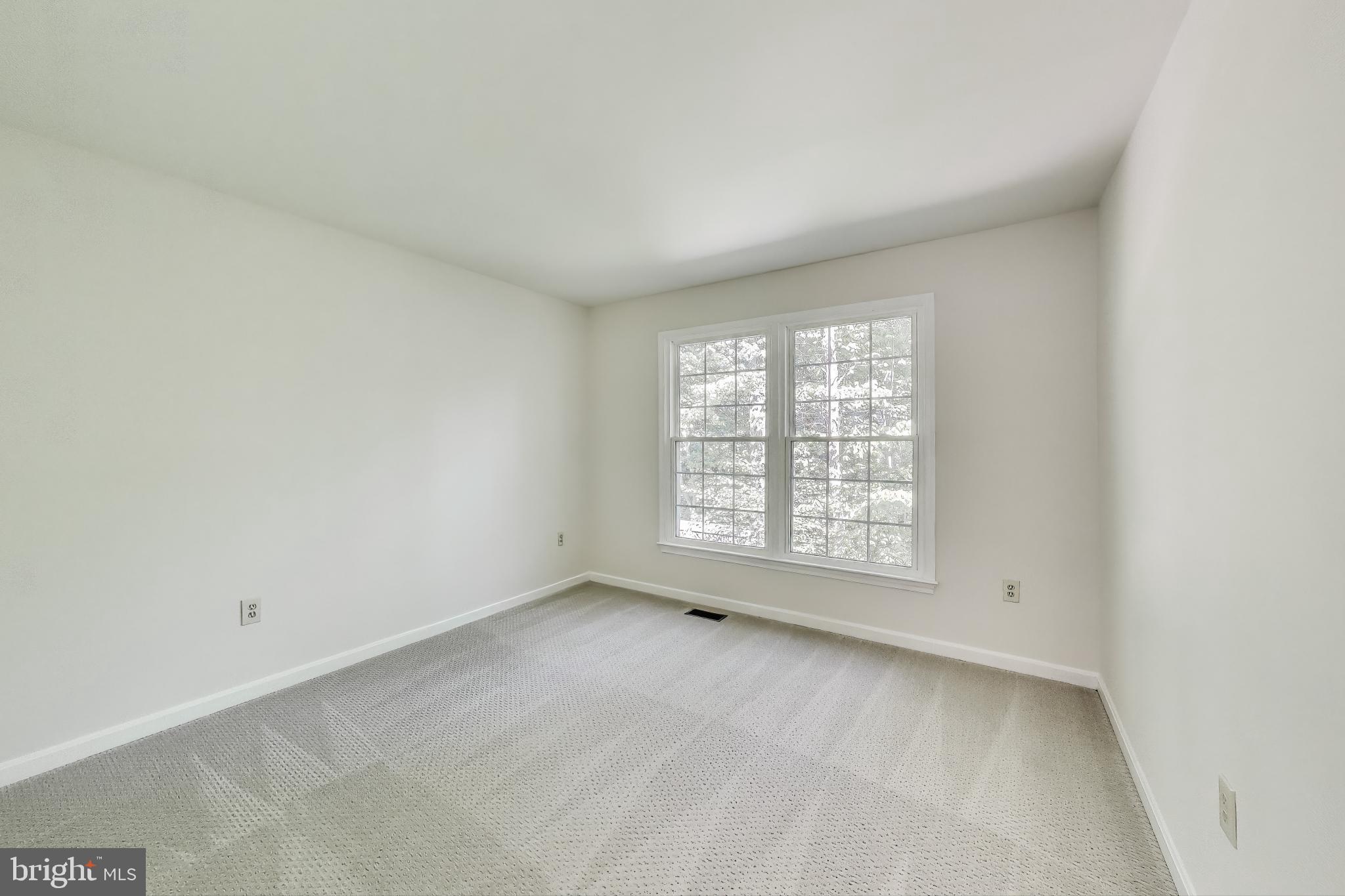 12148 Darnley Rd