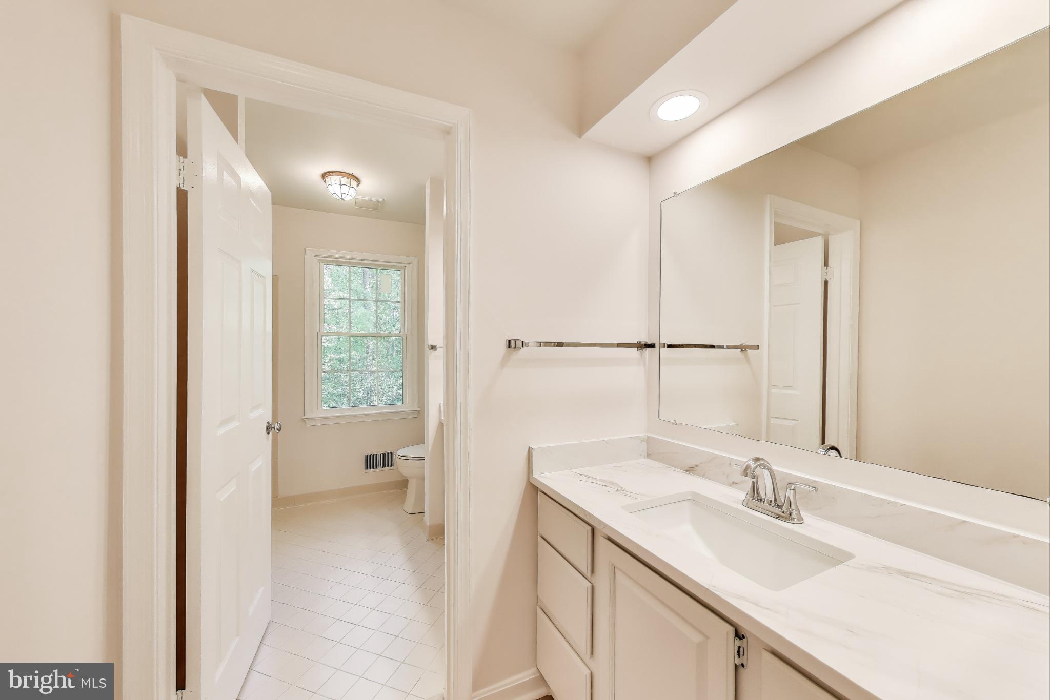 12148 Darnley Rd