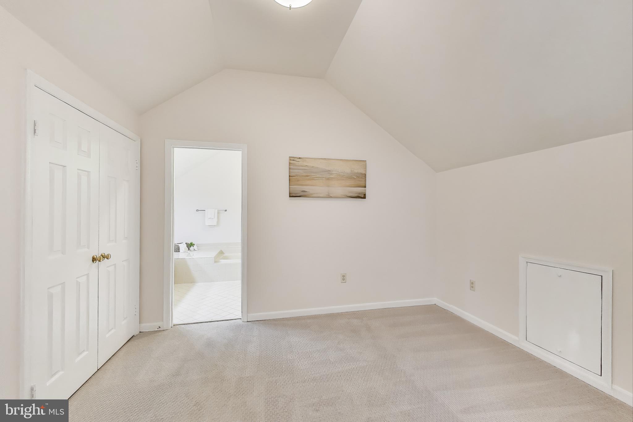 12148 Darnley Rd