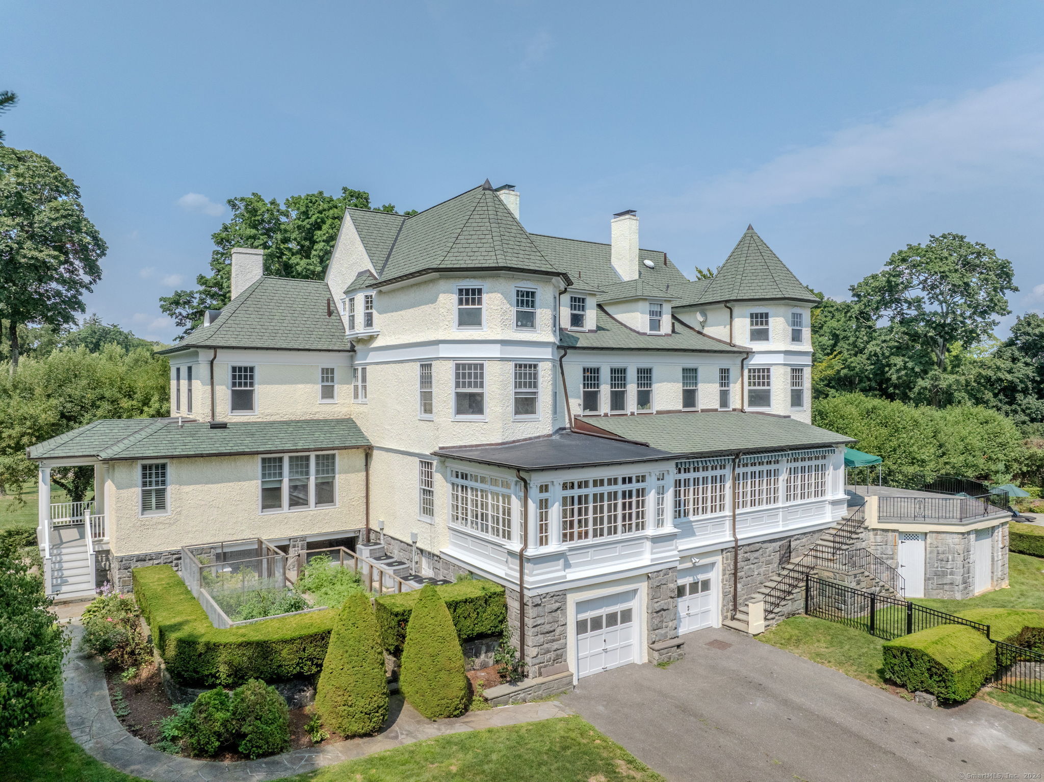 14 Meadow Drive