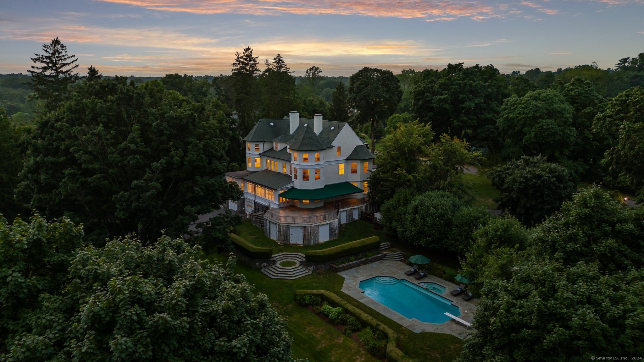 14 Meadow Drive