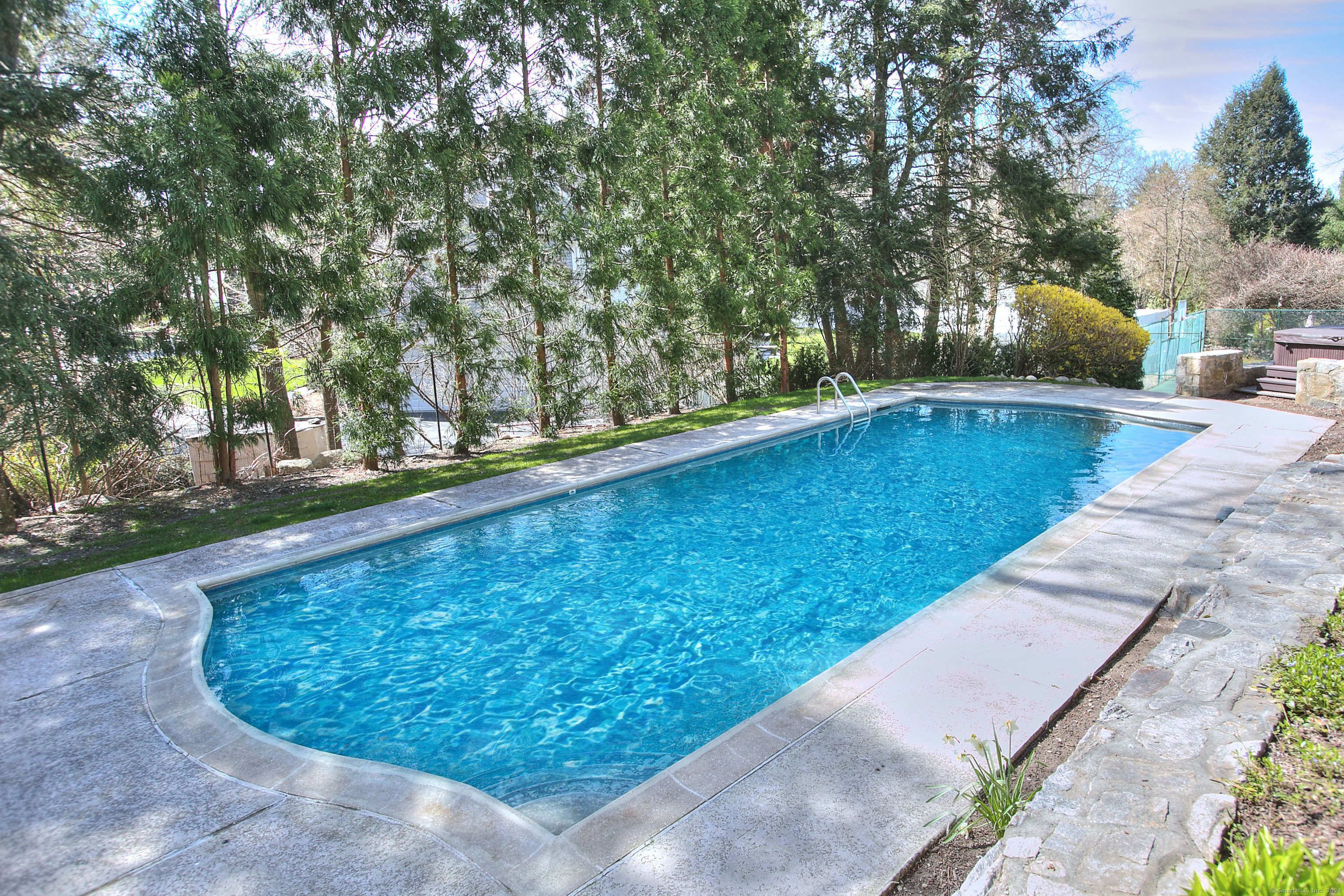 6 Lantern Hill Road