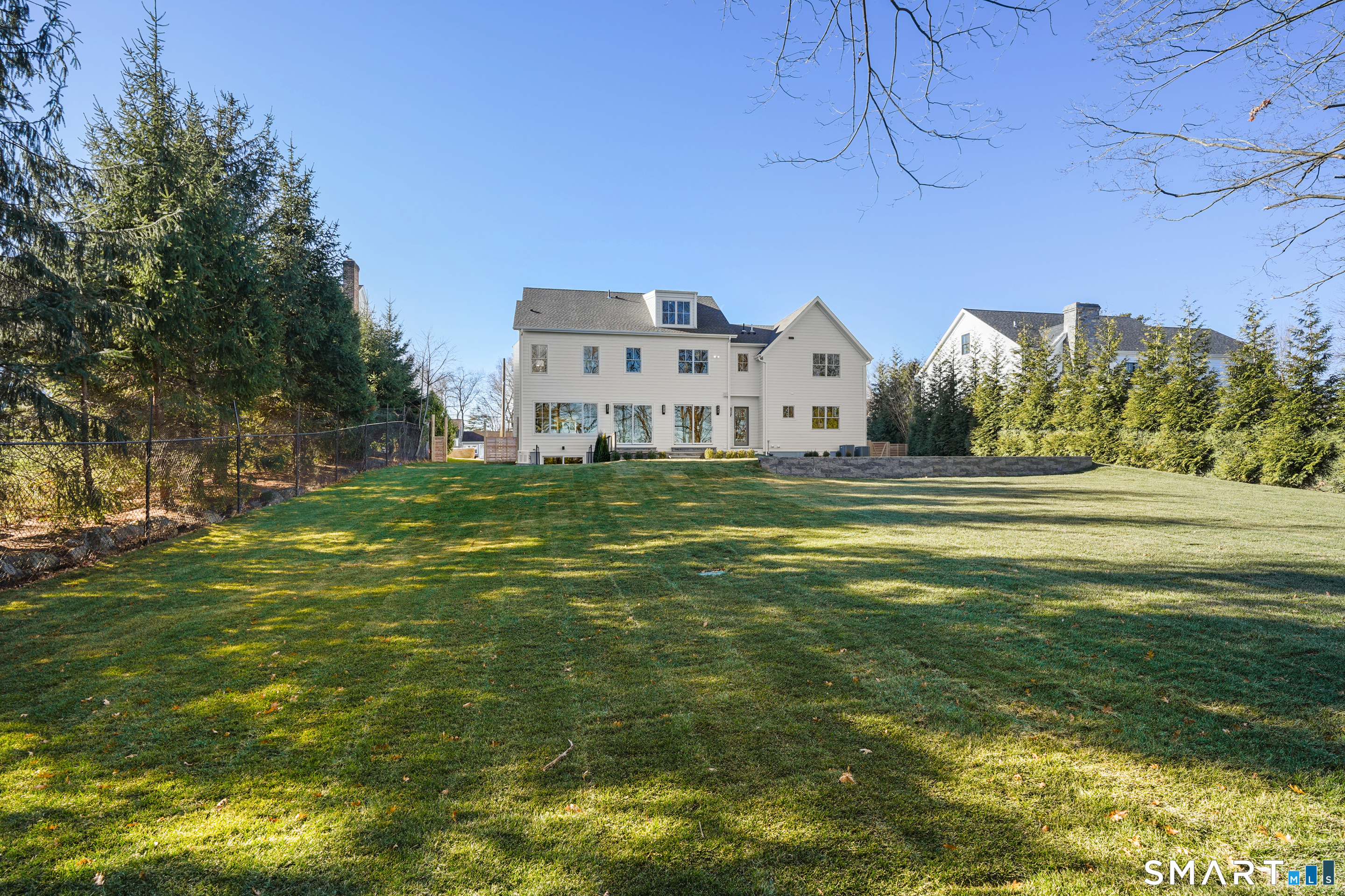 18 Woodhill Road