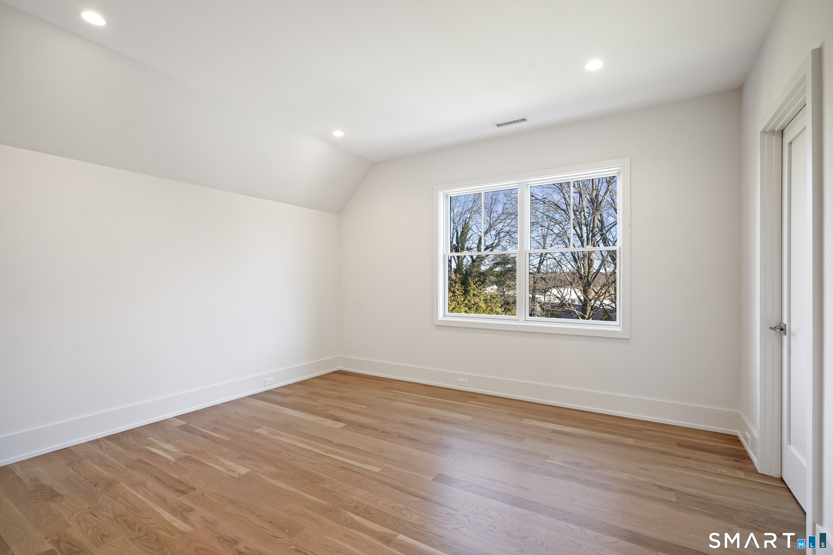 18 Woodhill Road
