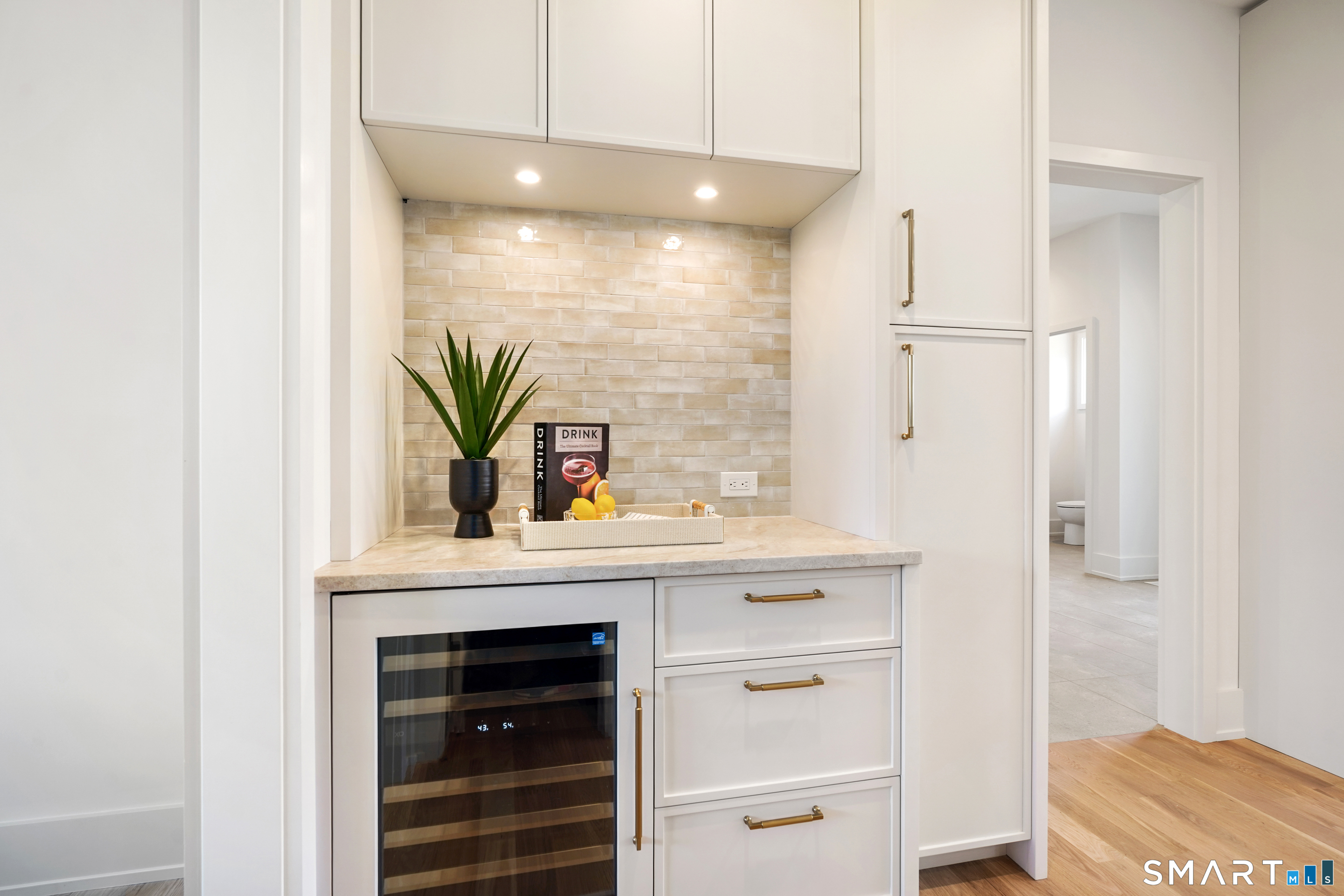 18 Woodhill Road