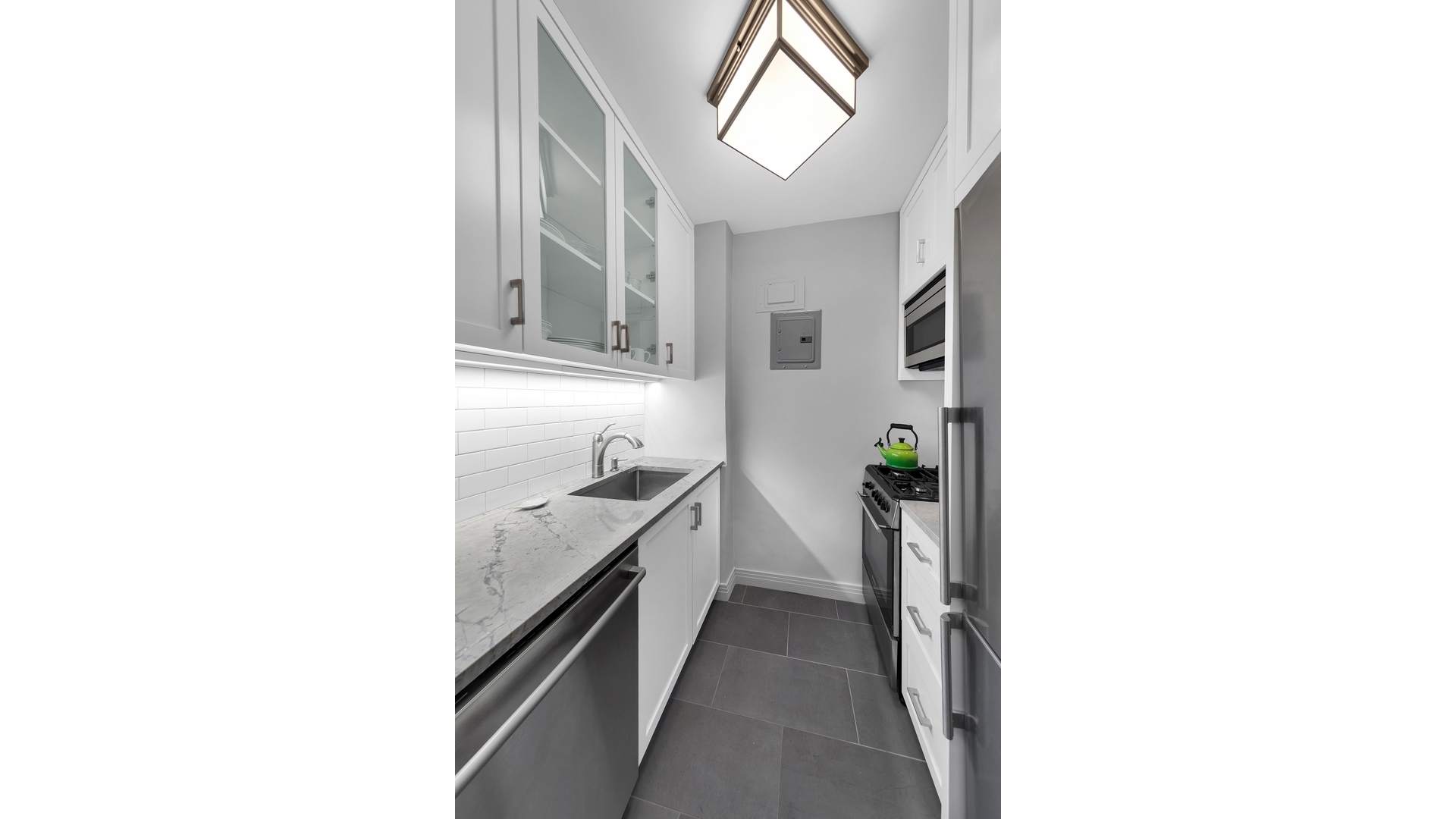 55 E END Avenue 11N