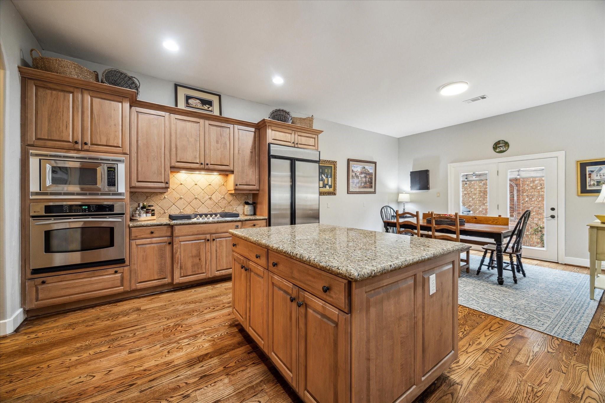 2727 Stuart Manor Manor