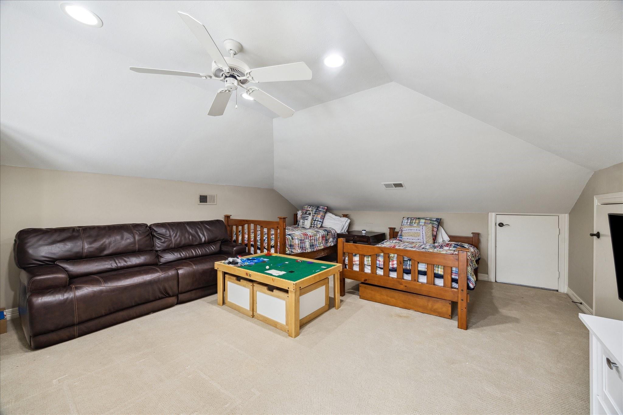 2727 Stuart Manor Manor