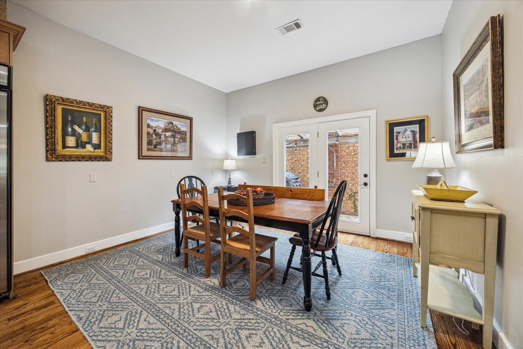 2727 Stuart Manor Manor