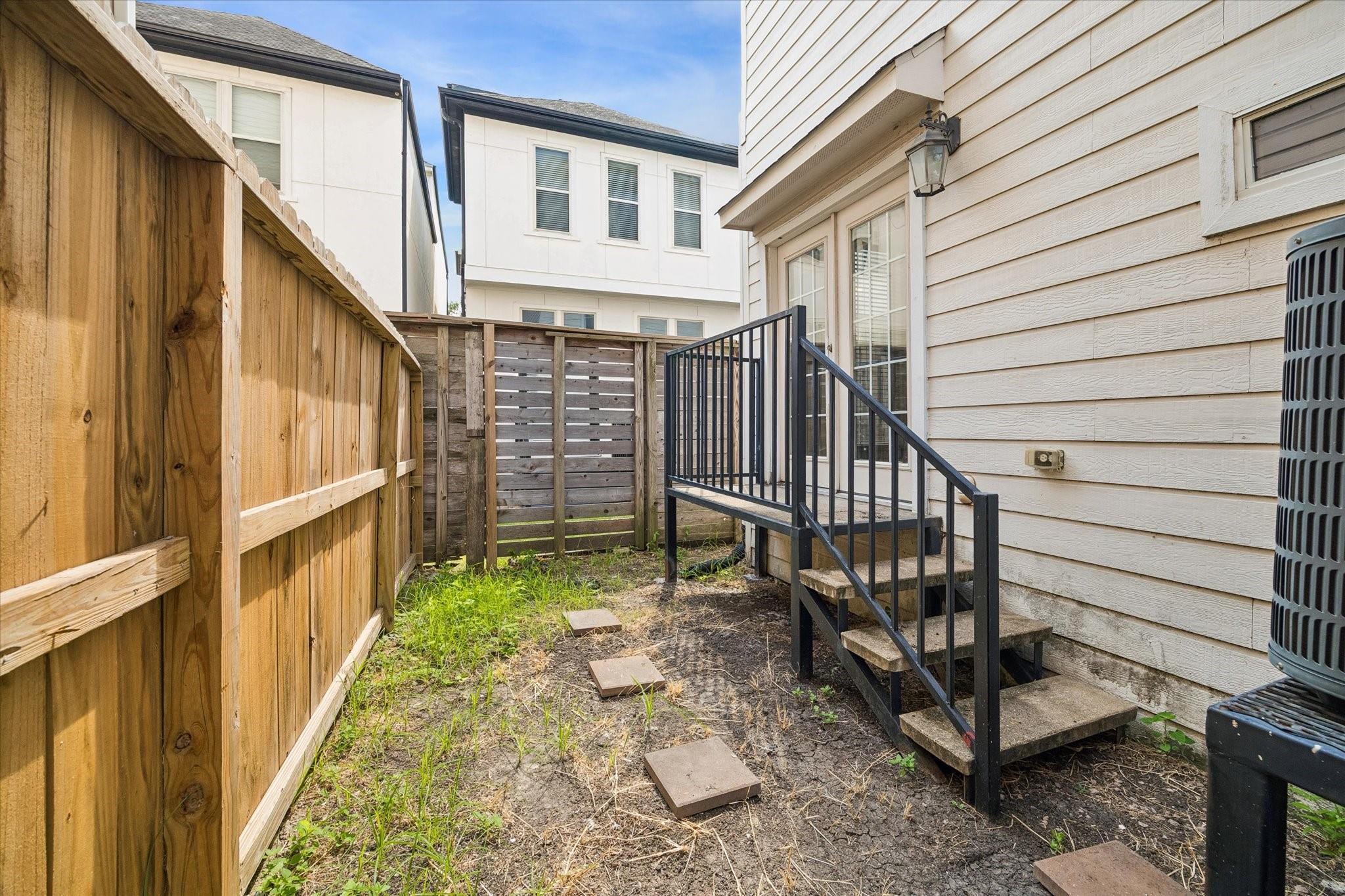 5715 Kiam Street