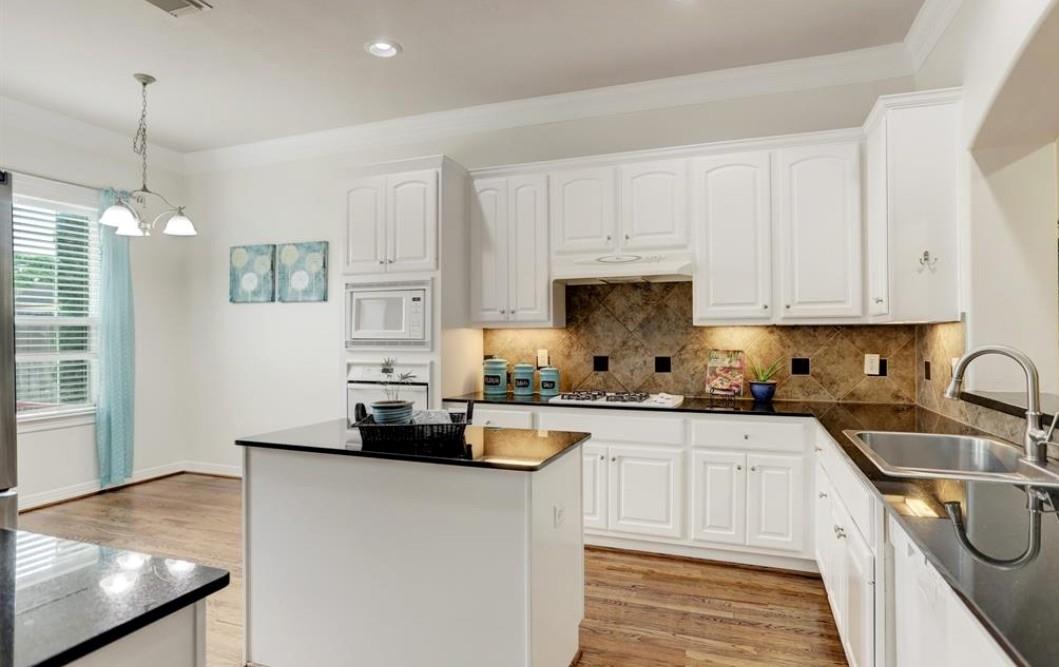 1506 Shady Villa Fern