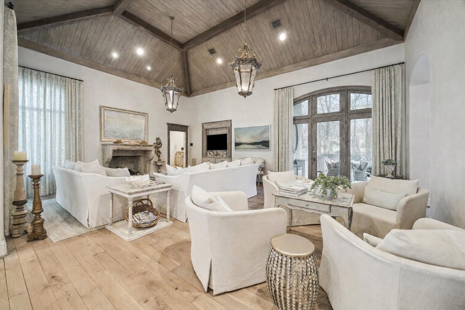 11727 Bistro Lane
