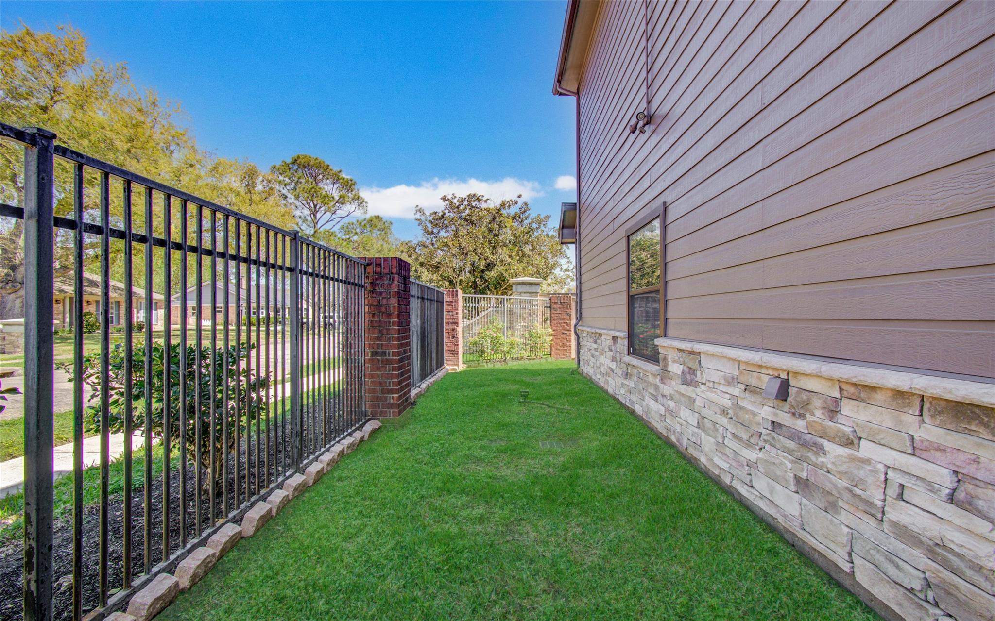 2303 Bermuda Shores Drive