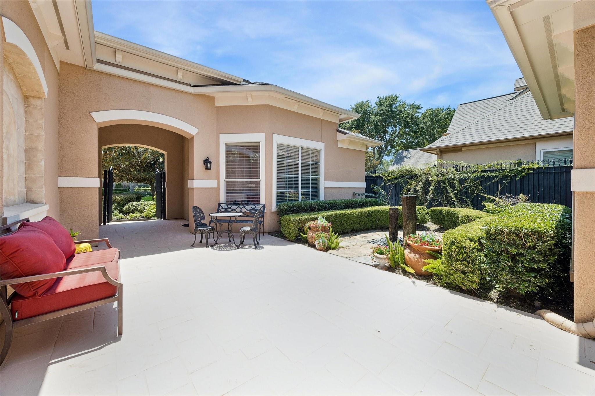 11914 Legend Manor Drive