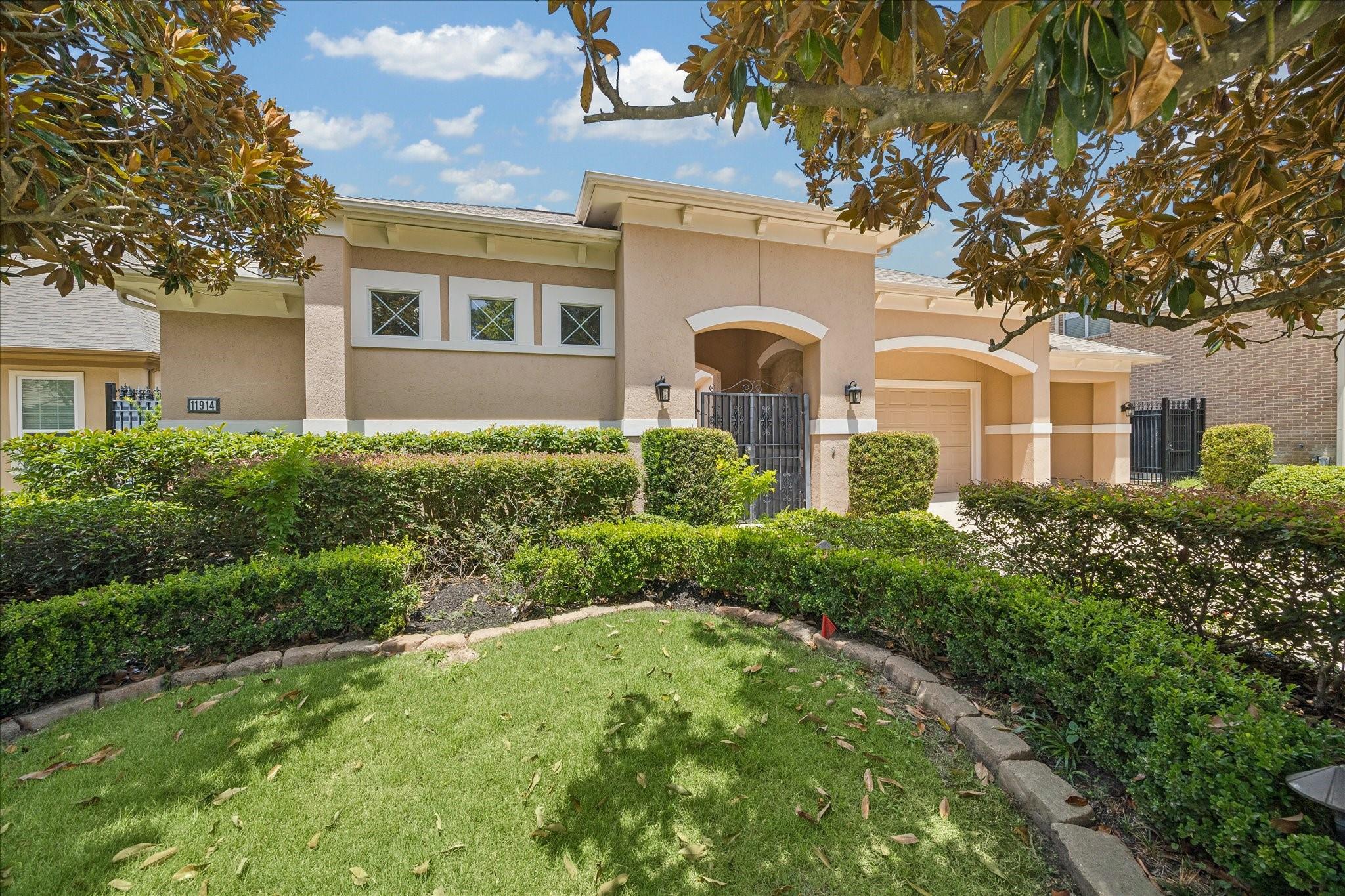 11914 Legend Manor Drive