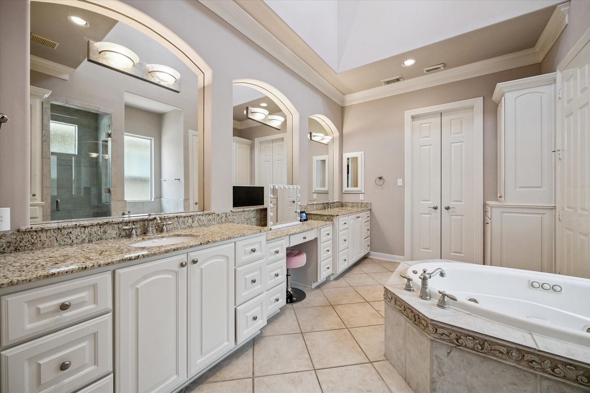 11914 Legend Manor Drive