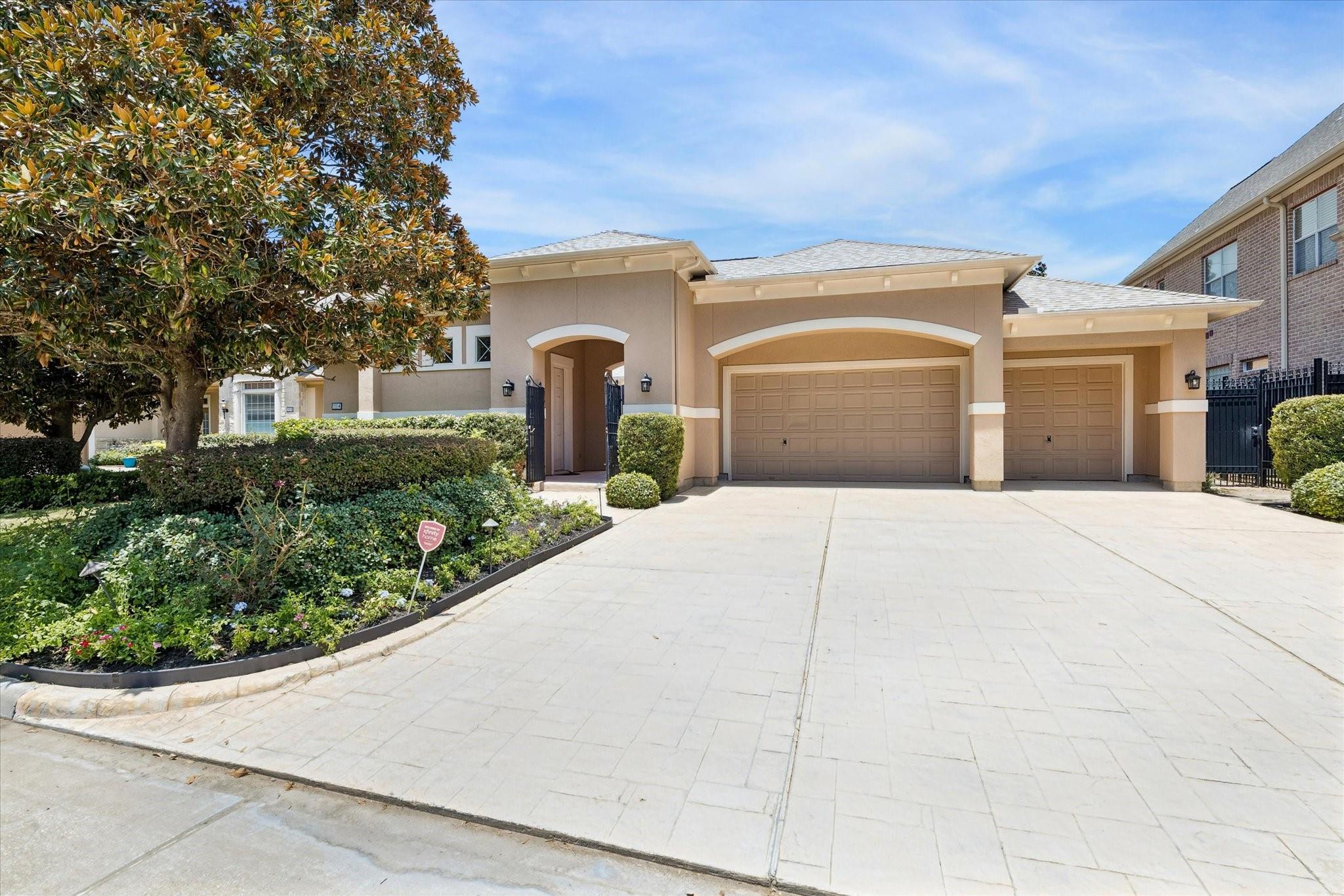 11914 Legend Manor Drive