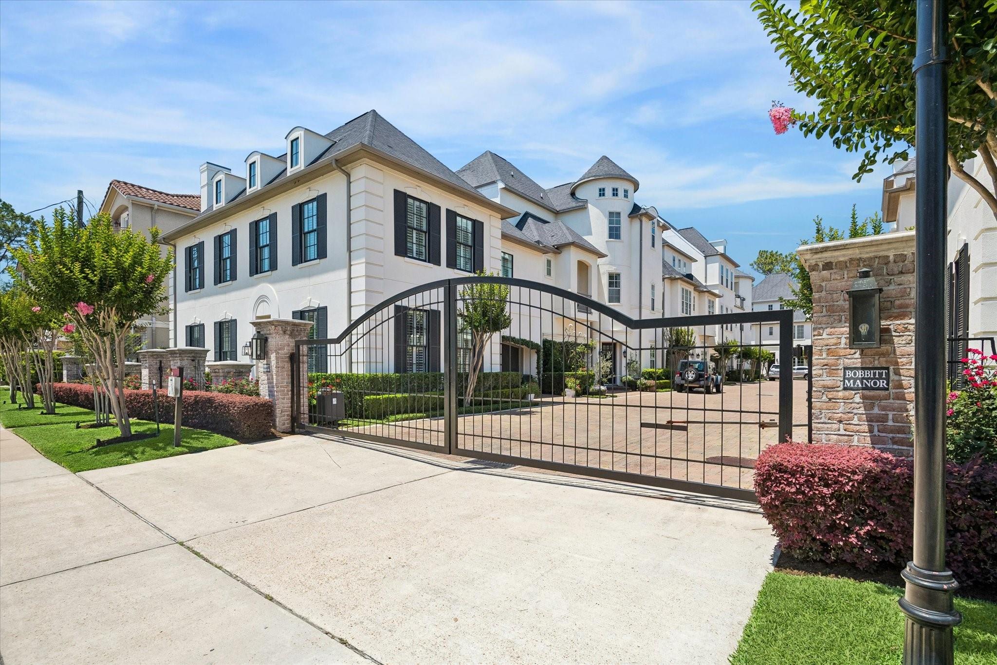 1303 Bobbitt Manor Lane