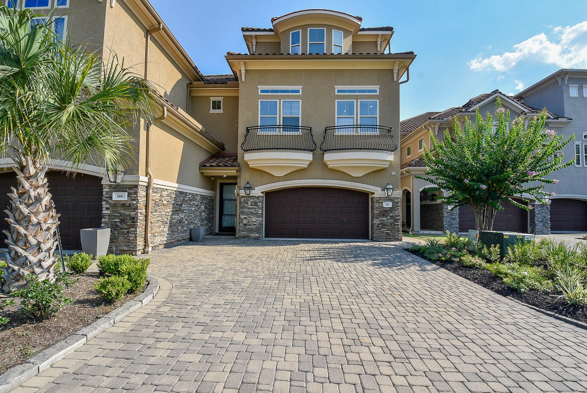 142 La Vie Drive