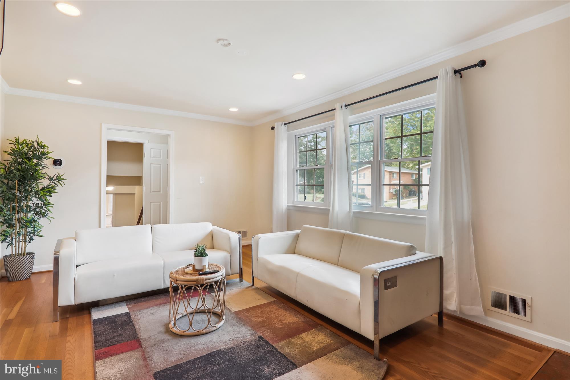 2209 ROSECROFT BOULEVARD