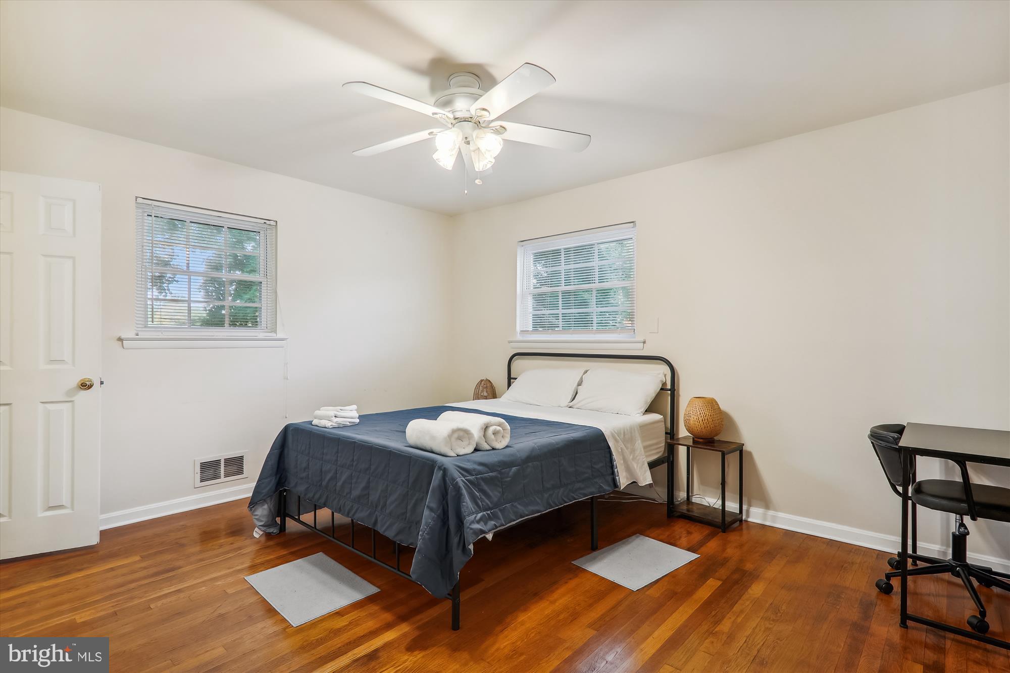 2209 ROSECROFT BOULEVARD