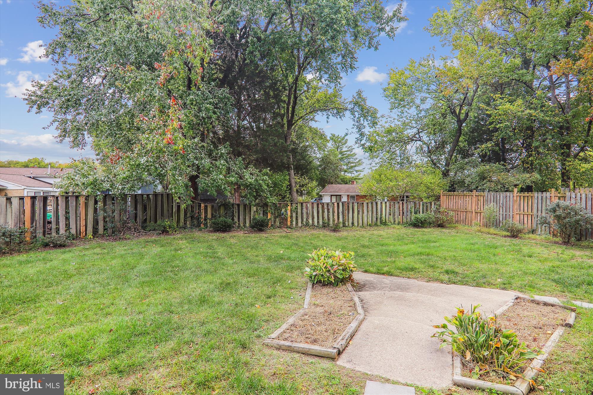 2209 ROSECROFT BOULEVARD