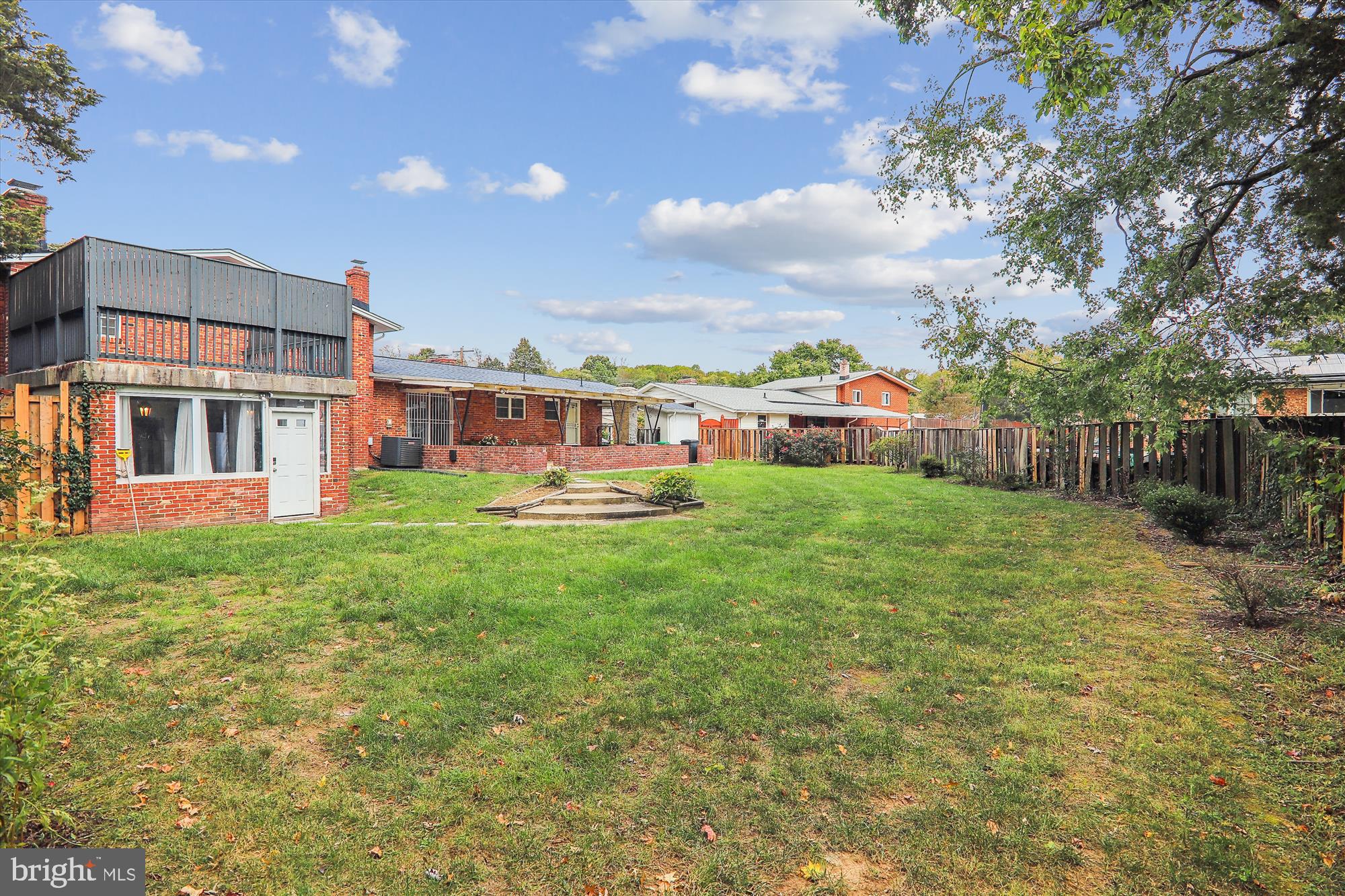 2209 ROSECROFT BOULEVARD