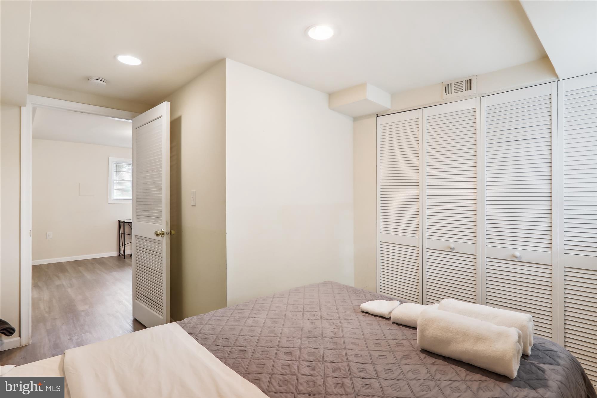 2209 ROSECROFT BOULEVARD