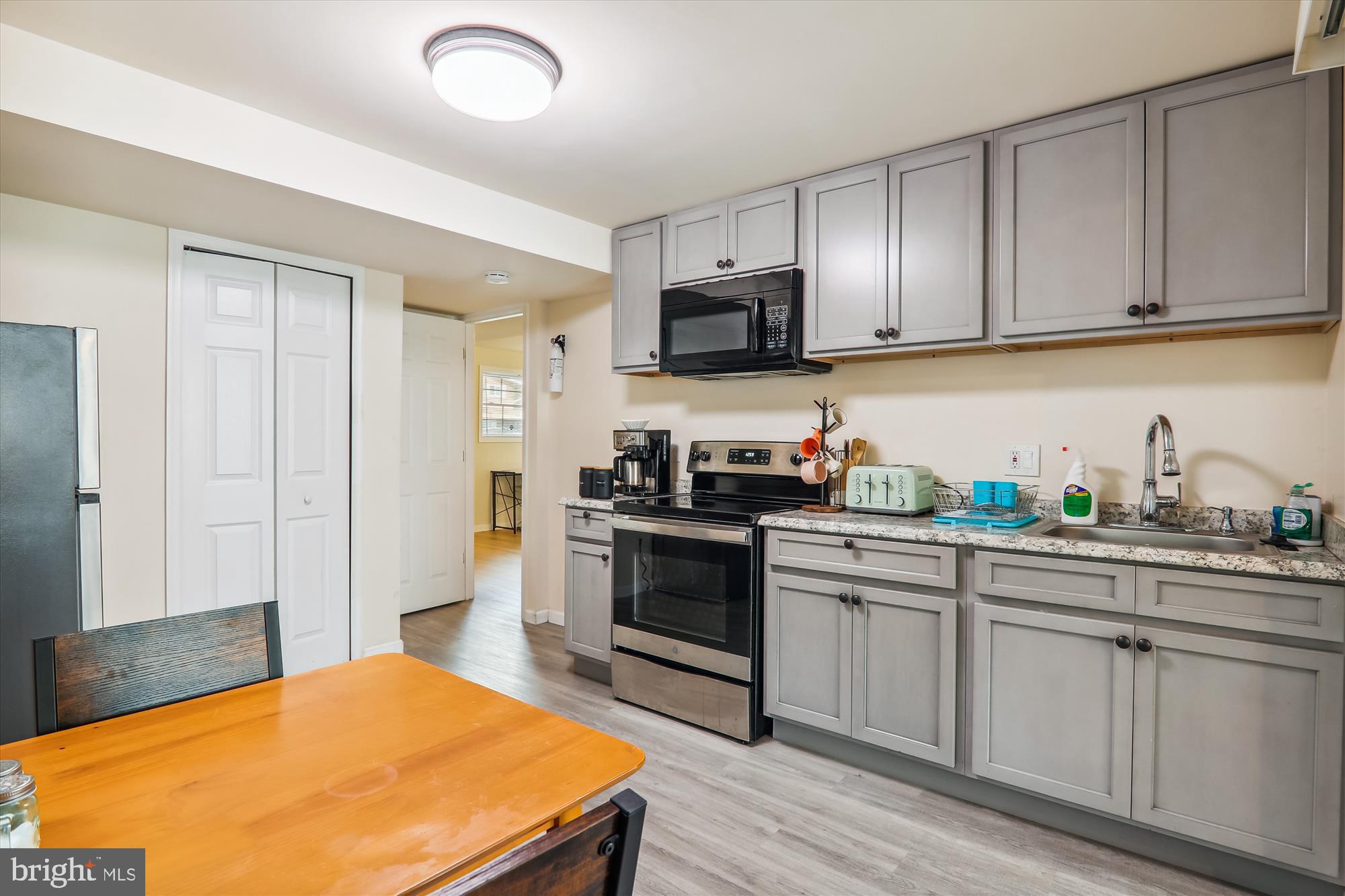 2209 ROSECROFT BOULEVARD