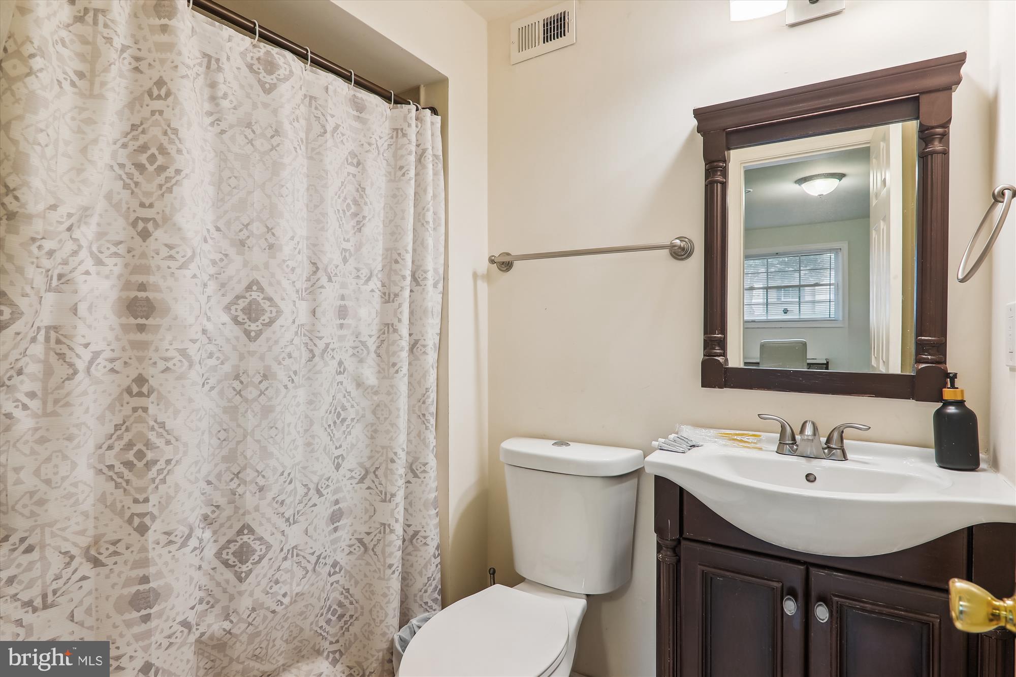 2209 ROSECROFT BOULEVARD