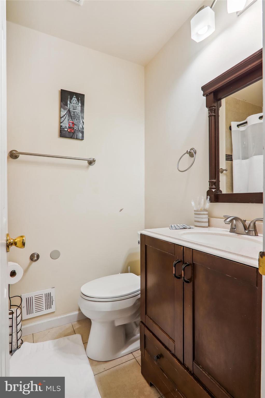 2209 ROSECROFT BOULEVARD