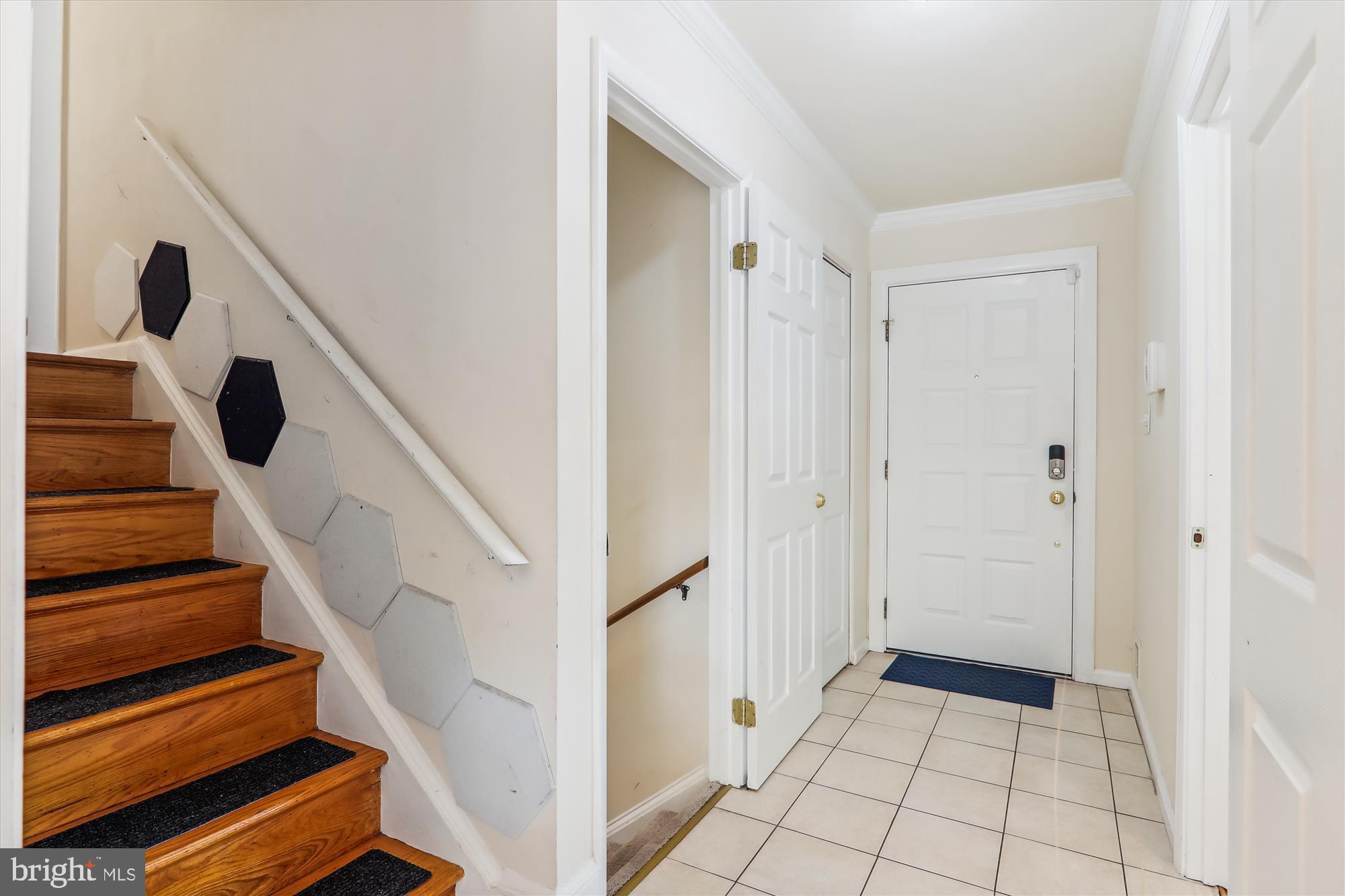 2209 ROSECROFT BOULEVARD