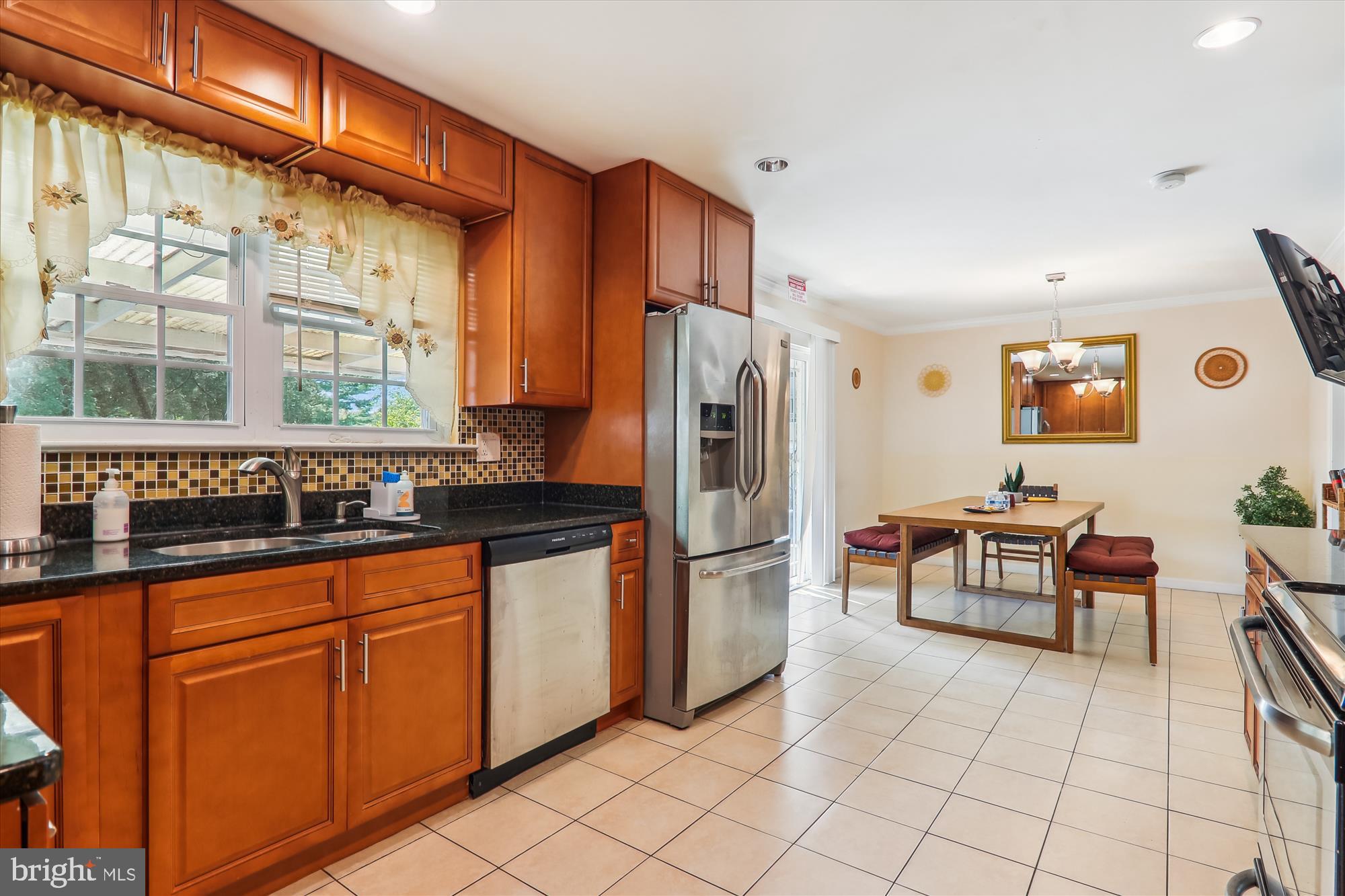 2209 ROSECROFT BOULEVARD