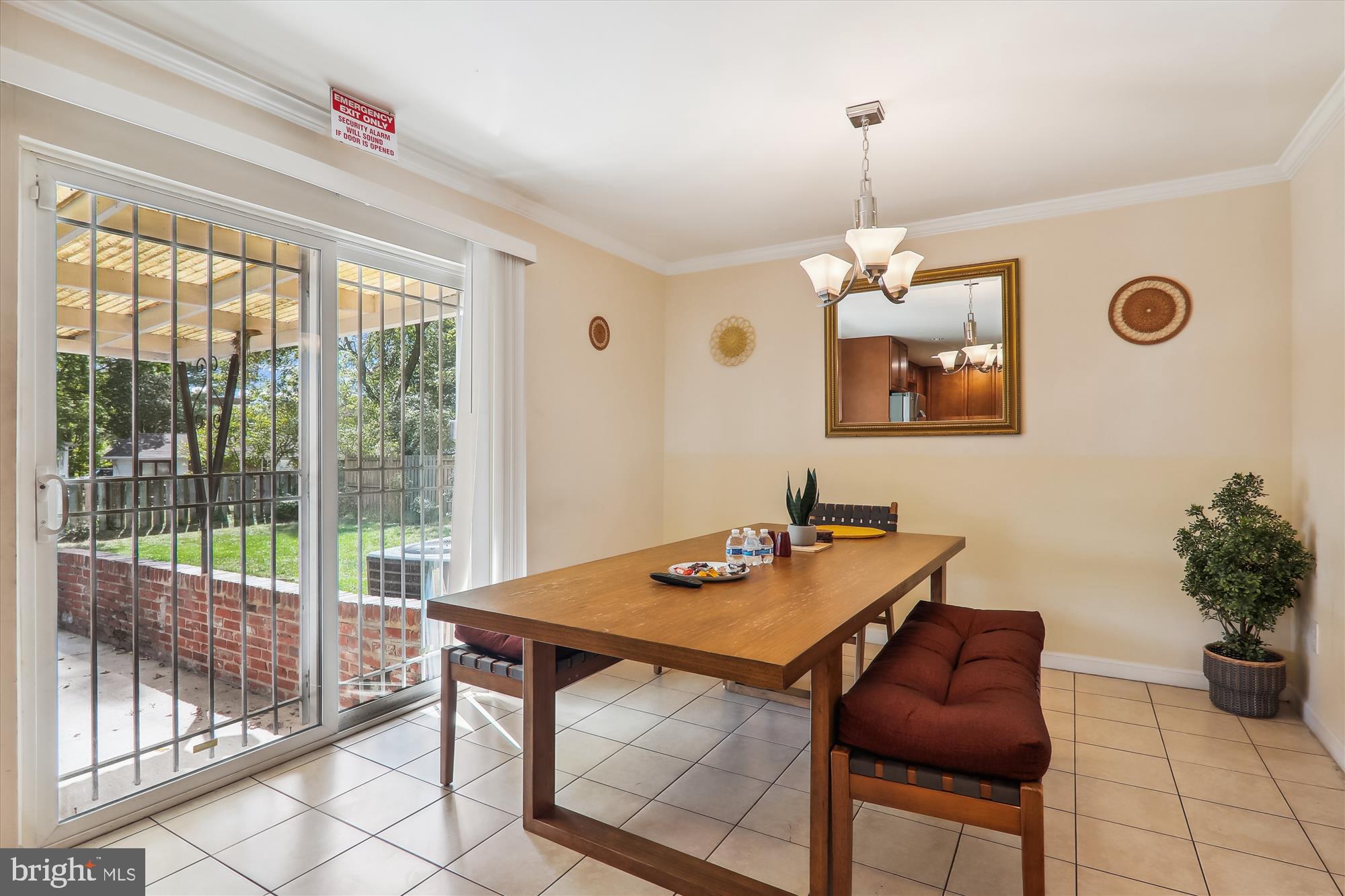 2209 ROSECROFT BOULEVARD