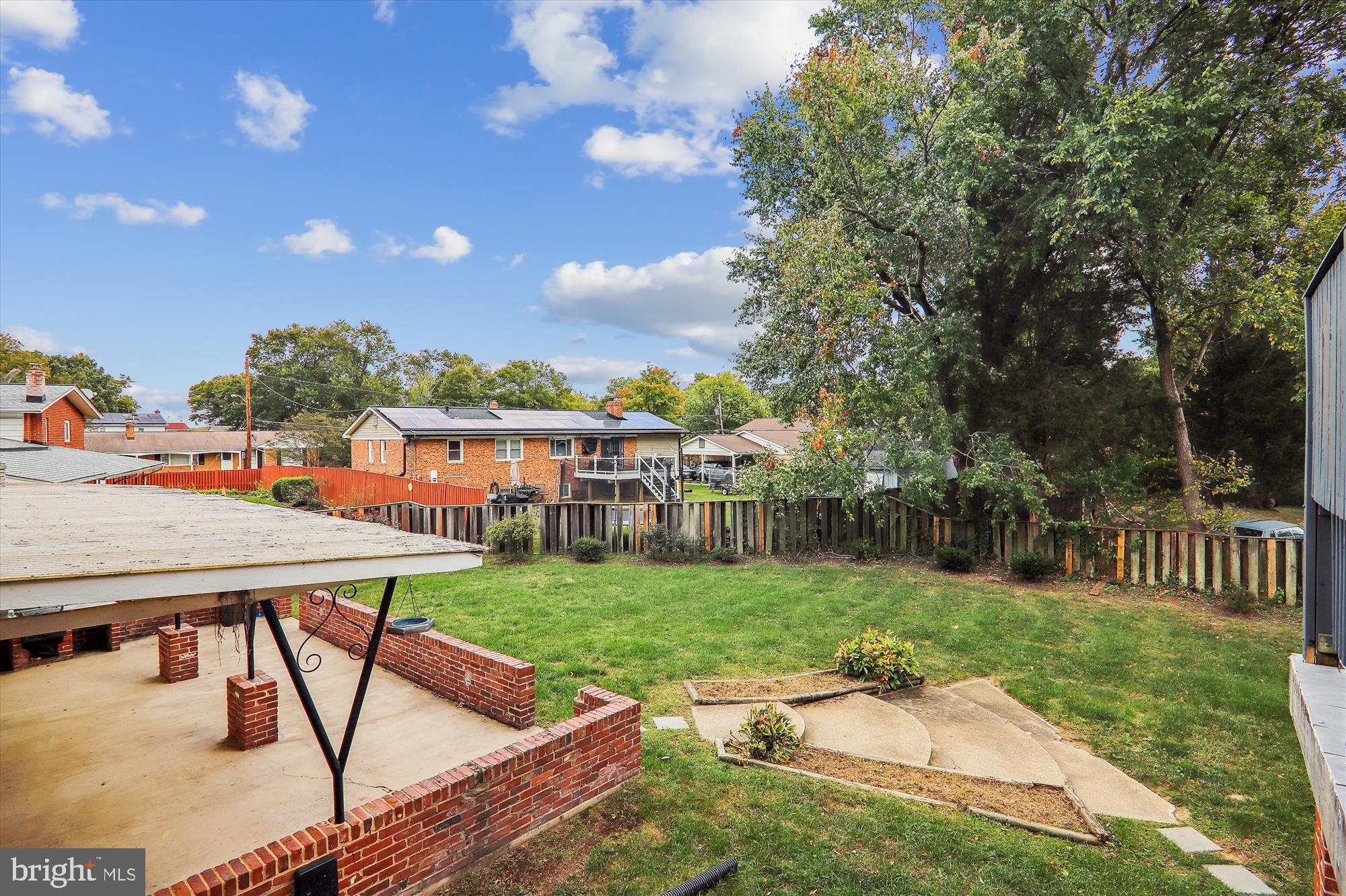 2209 ROSECROFT BOULEVARD